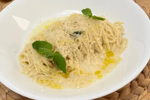 Spaghetti al limone cremosi senza panna e senza errori